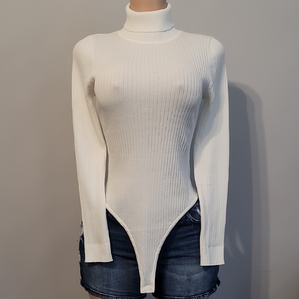 Love Tree Cream/White Ribbed Long-sleeved Turtleneck Bodysuit